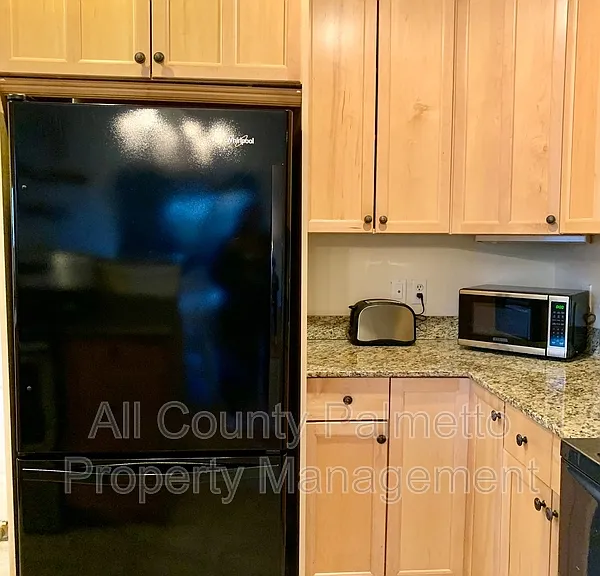 213 Gordon St #B — Photo 2