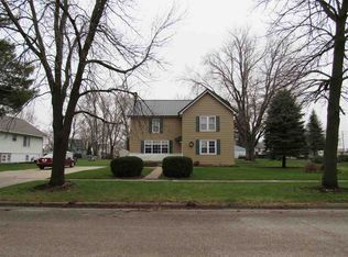 406 W Sycamore St, Dunkerton, IA