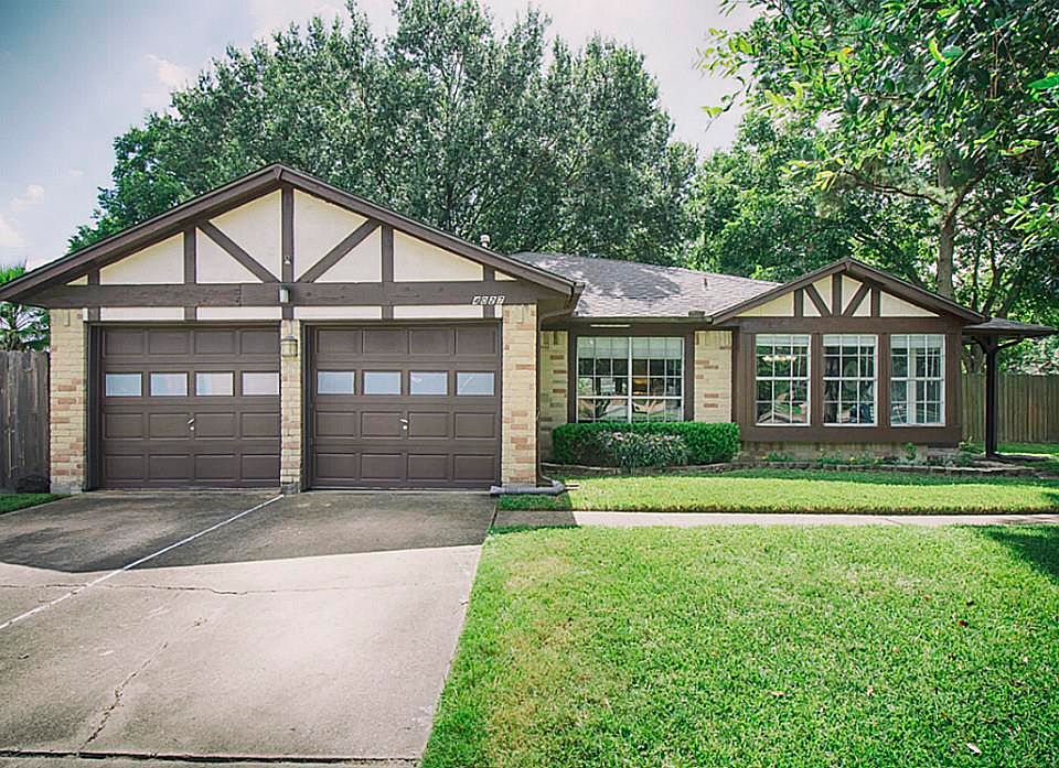 1st image of 4027 Woodhollow Ln