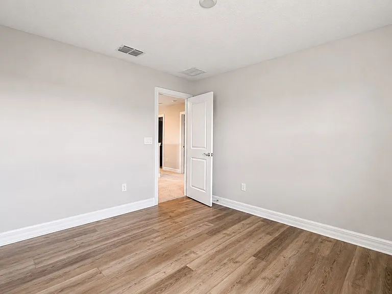 16628 Silver Brook Way — Photo 27