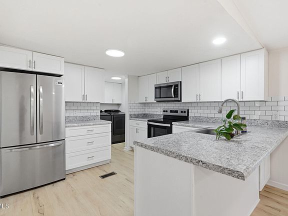4th image of 107 Hughes Ln