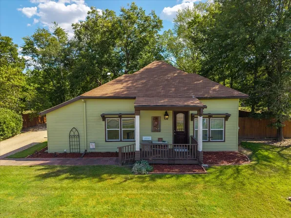 220 E Holley St, Alba, TX 75410