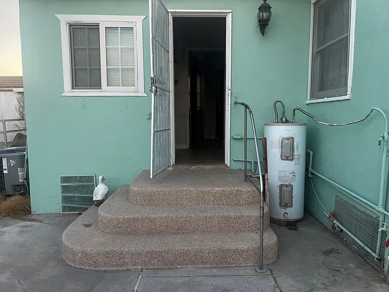 709 Valley Ave — Photo 2