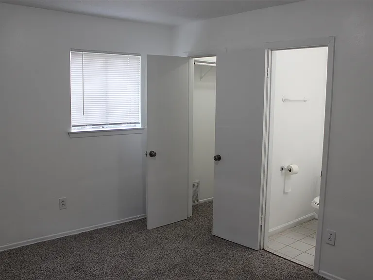 210 Brigadoon Ln — Photo 16