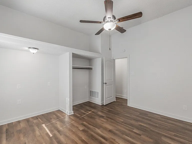505 N Lamar St — Photo 18