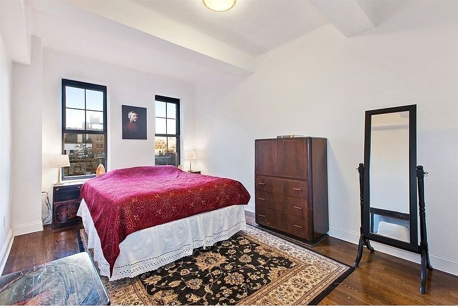 2nd image of 160 W 73rd St APT 8C