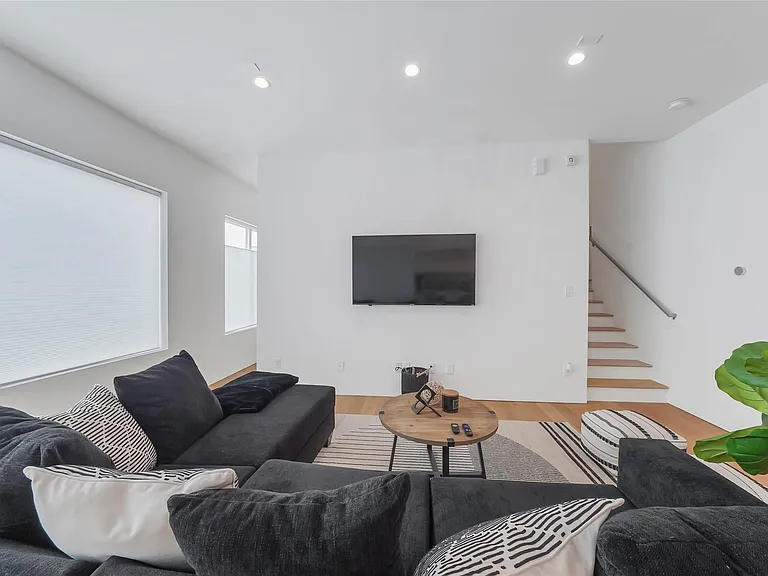 3511 Bell St — Photo 12