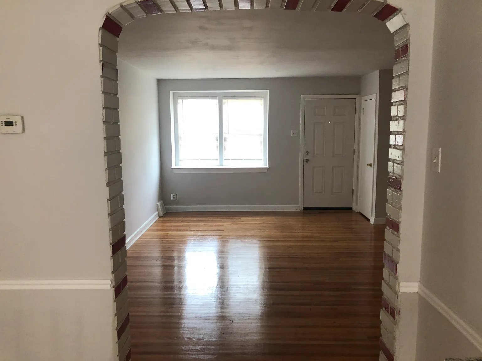 3 bed, 1.5 bath, 1152 sqft, $1,800 — Photo 2