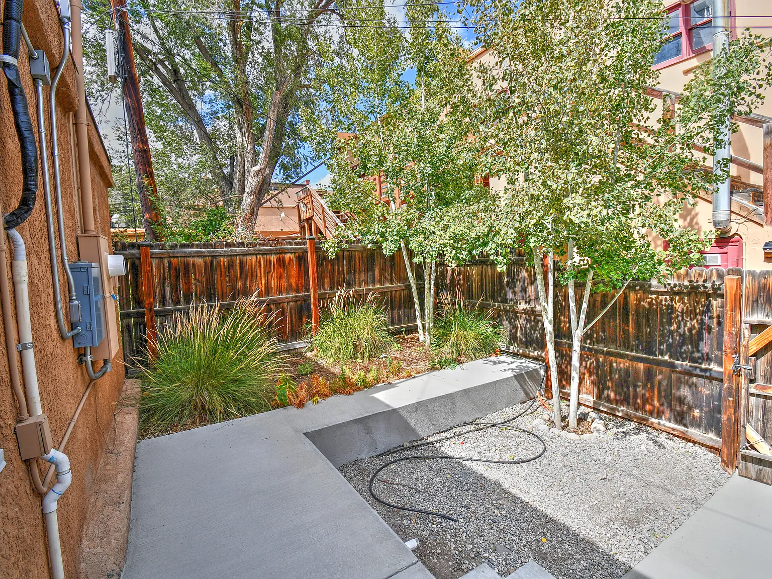 N F St, Salida — Photo 3