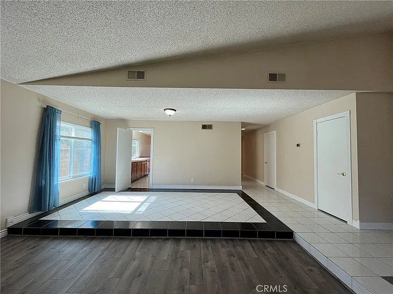 2534 Roxy St — Photo 4