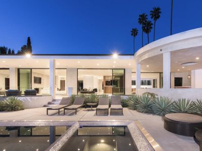 900 N Hillcrest Rd, Beverly Hills, CA, 90210