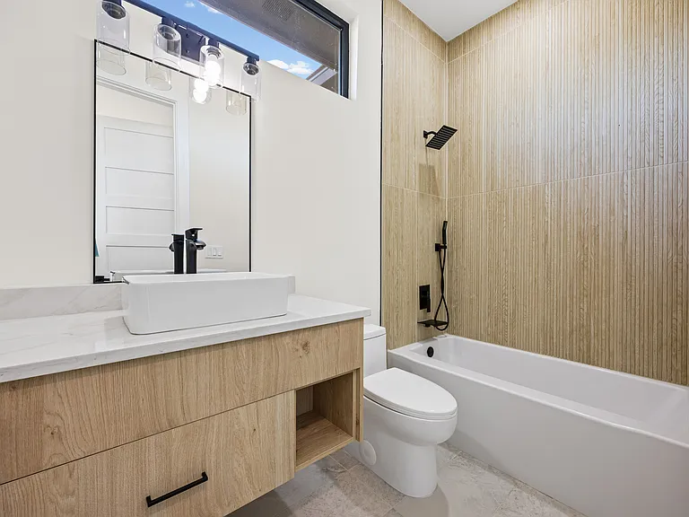 1020 Mountain Leather Dr — Photo 28