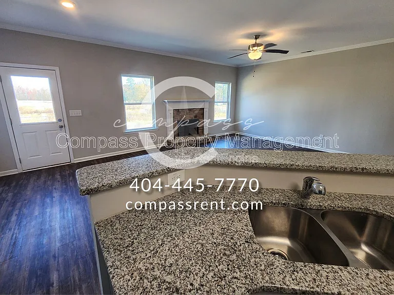 105 Squarewood Ln — Photo 8