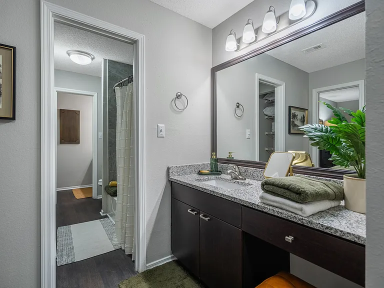 Clairmont Reserve Apartment Homes — Photo 11
