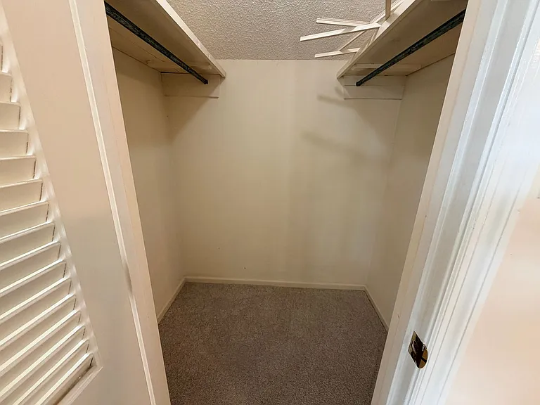 2124 Northwood Cir — Photo 25
