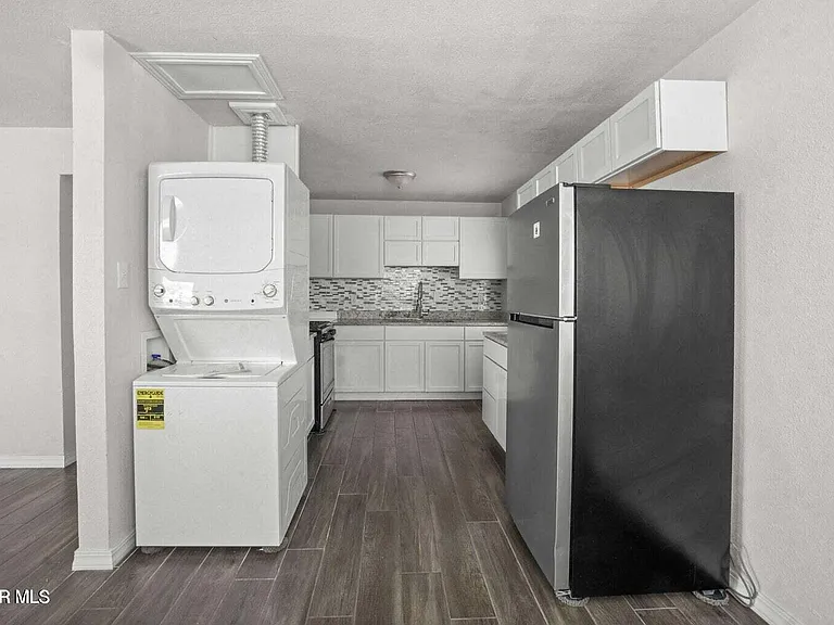 5316 Saxon Dr — Photo 8