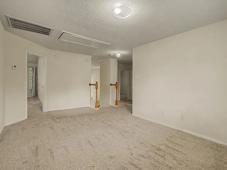 10840 Sycamore Dr N — Photo 25