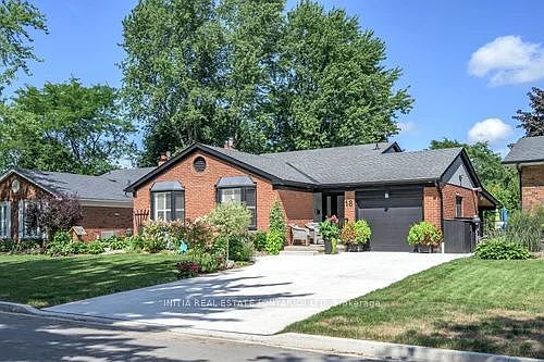 1st image of 18 Hammond Cres