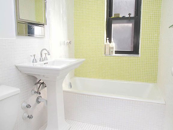 3rd image of 266 E Broadway APT B607