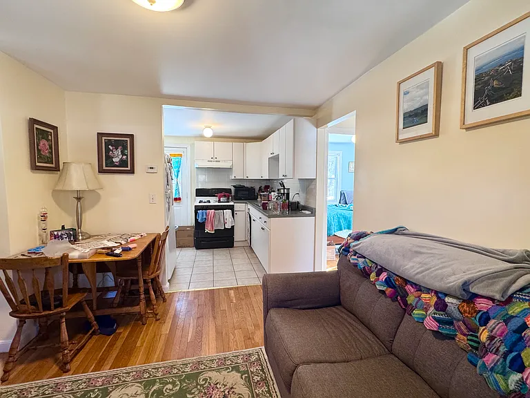 202 Winchester St #A — Photo 4