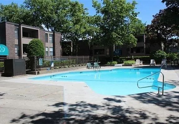 2nd image of 56 Shrewsbury Green Dr Unit I