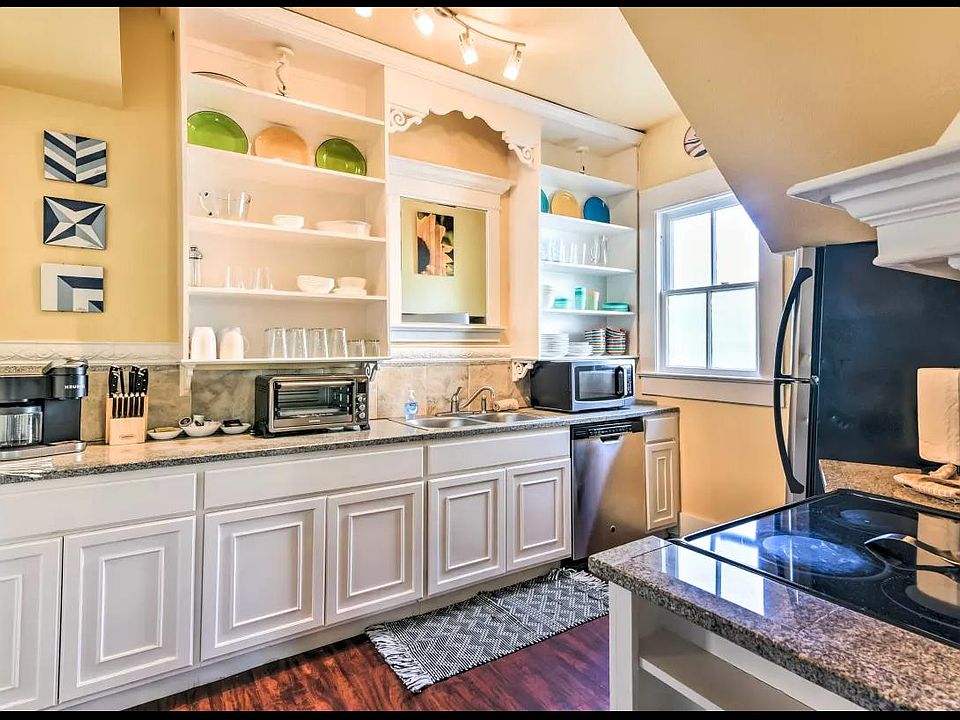 2215 35th St Galveston TX Zillow