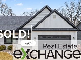 4412 Chestnut Dr, Bettendorf, IA 52722