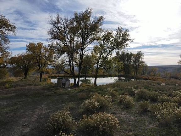 3rd image of 14951 Cliffside Rd