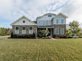 2041 Jaycox Rd, Avon, OH 44011