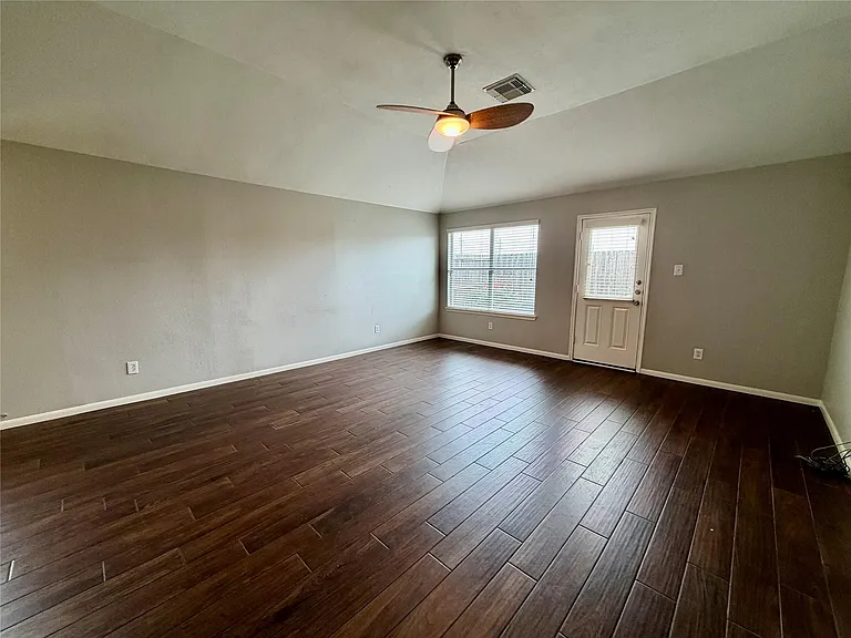 25206 Barmby Dr — Photo 9