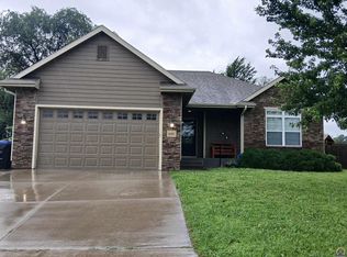 4401 SW Deer Run St, Topeka, KS 66610