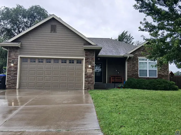 4401 SW Deer Run St, Topeka, KS 66610
