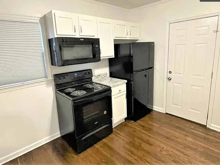 625 Midway Ave — Photo 5
