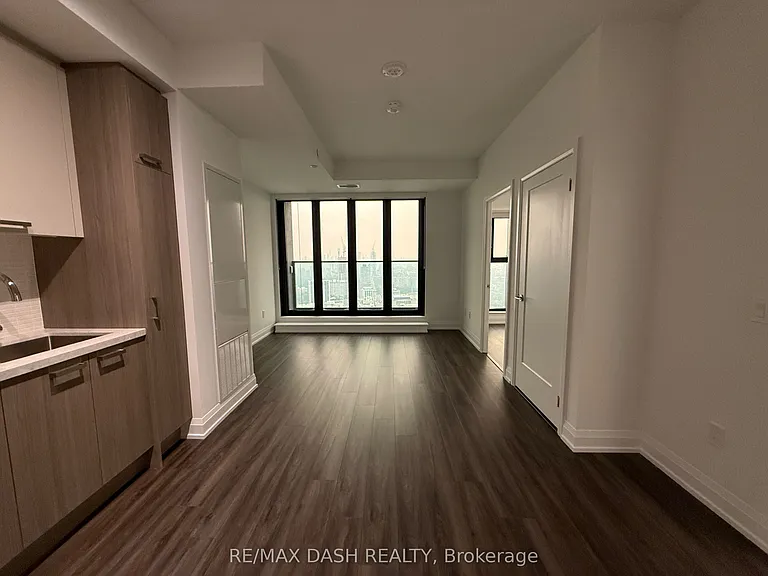20 Soudan Ave #3606 — Photo 8