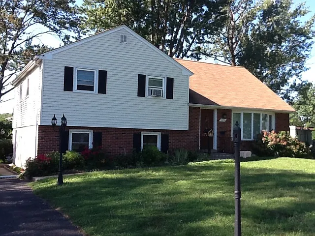 3254 Richlieu Rd photo 1