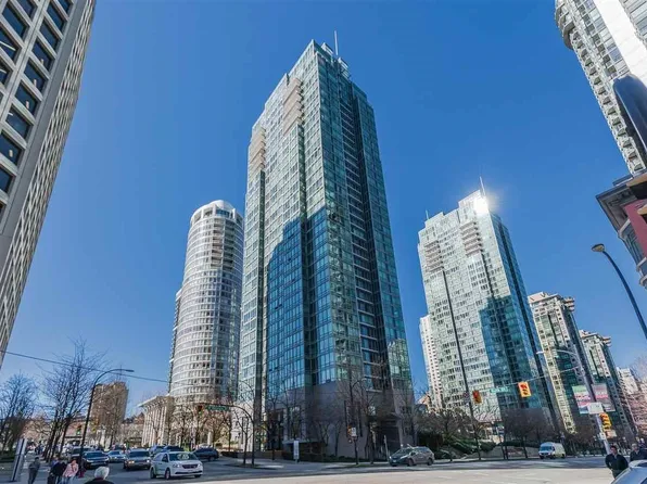 1200 Georgia St W #1108, Vancouver, BC V6E 4R2