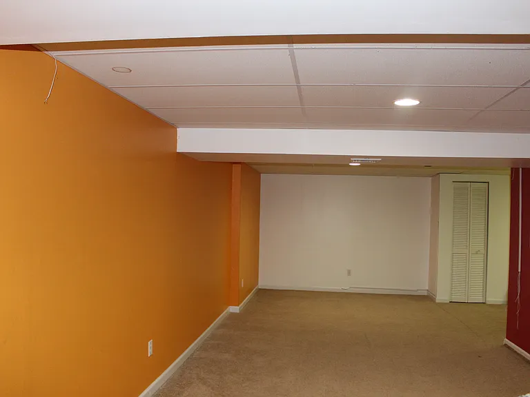 75 Florence Way — Photo 33