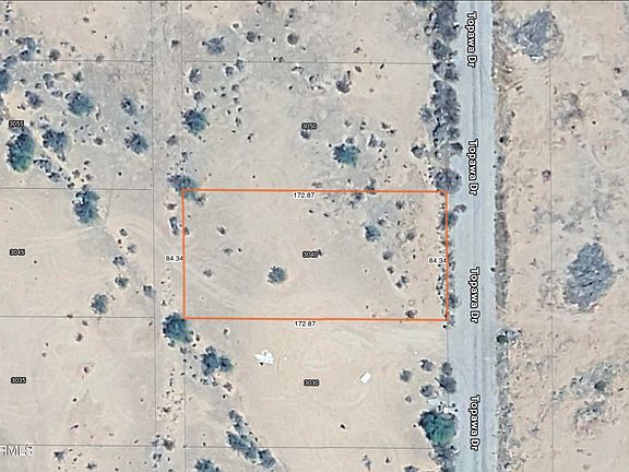 2nd image of 3040 N TOPAWA Drive #11
