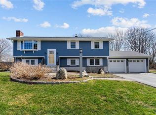 57 Franklin Ter, Portsmouth, RI 02871
