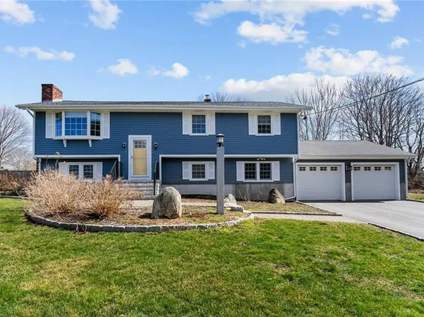 57 Franklin Ter, Portsmouth, RI 02871