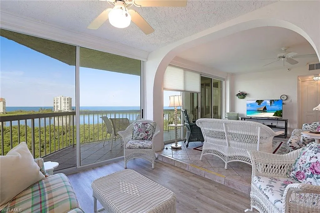 2 bed, 2.0 bath, 1155 sqft, $11,000 — Photo 3