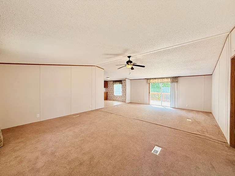 203 Lost Forest Rd — Photo 3