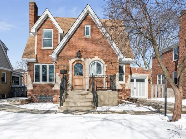 1438 Garden St, Park Ridge, IL 60068