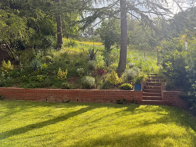 2718 N Beverly Glen Blvd — Photo 33