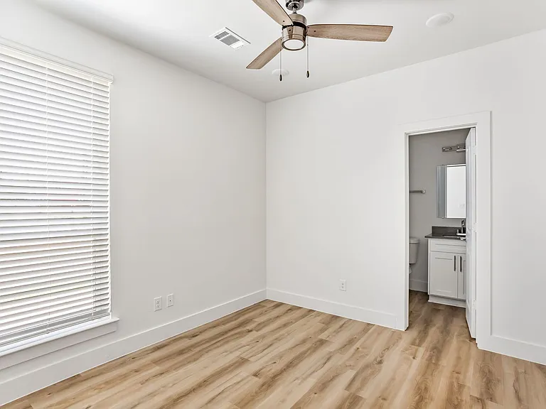 2509 Benbrook Blvd #902 — Photo 7