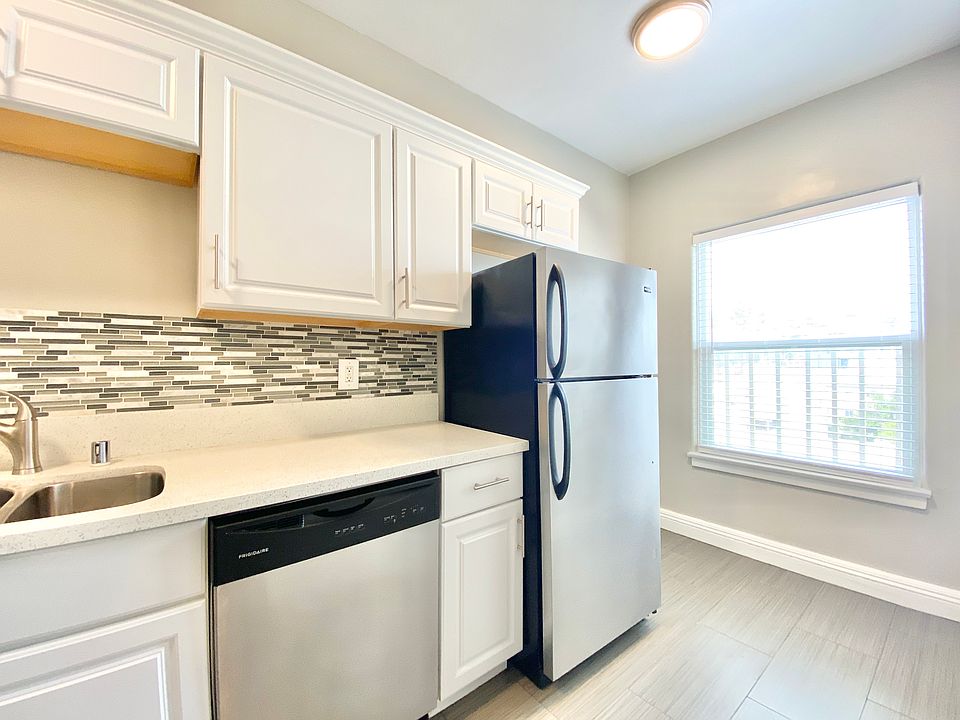 1st image of 3715 W 1st St #506A