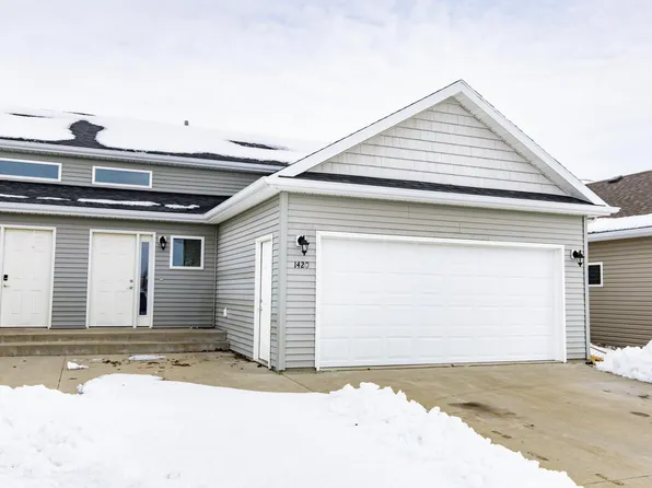 1420 Goldenwood Dr, West Fargo, ND 58078