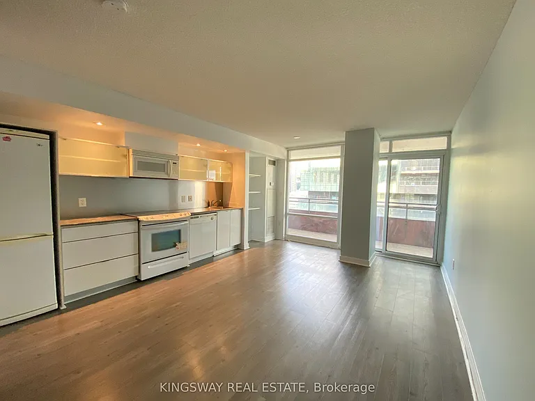 4 H Spadina Ave #1111 — Photo 10