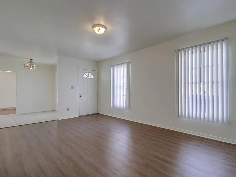 891 Elm Ave — Photo 37