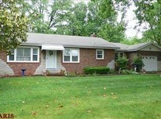 22 Valley Dr, Florissant, MO 63031
